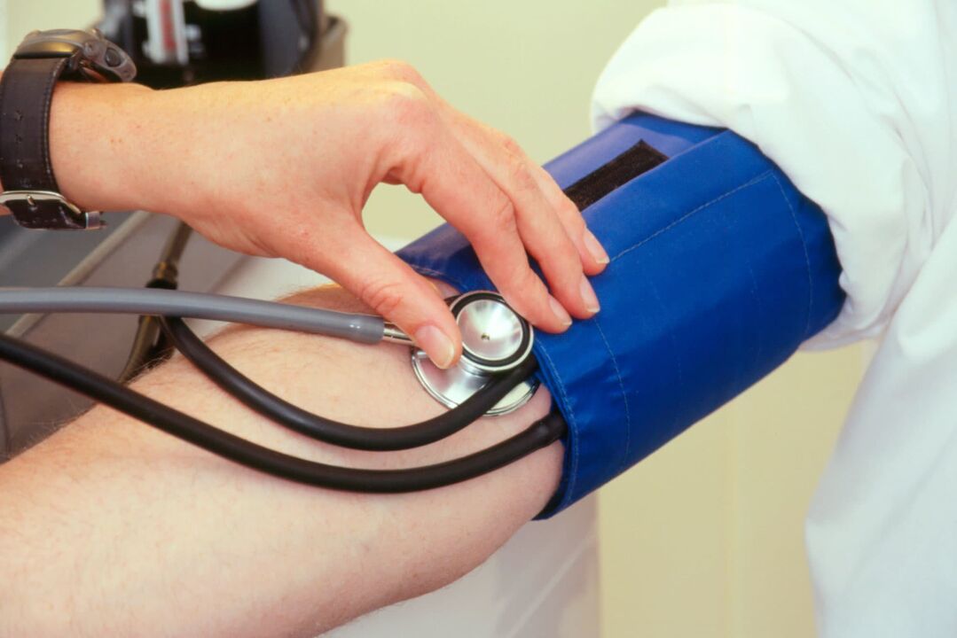 príznaky a príčiny vysokého krvného tlaku